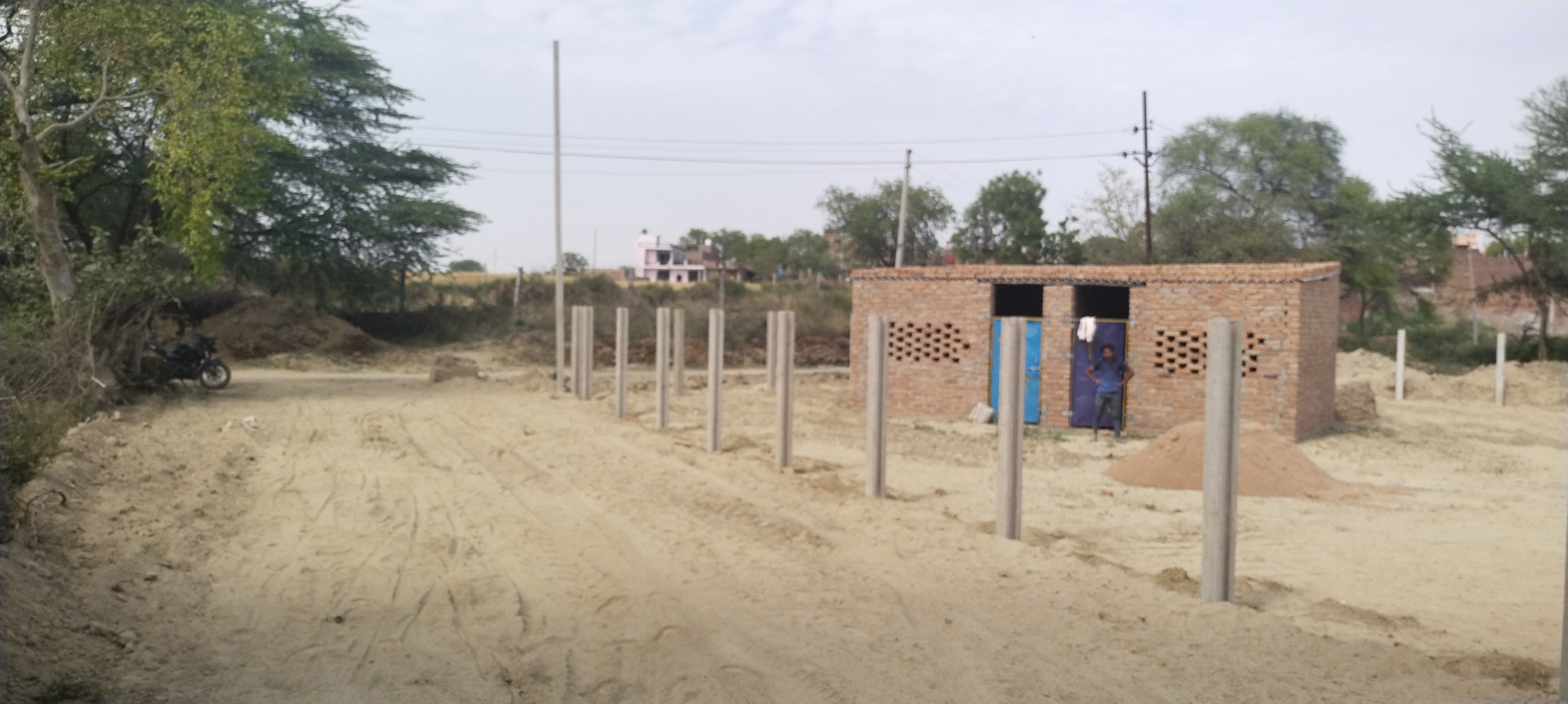 100 Sq Yards Plots & Land for Sale in Baikuthpur