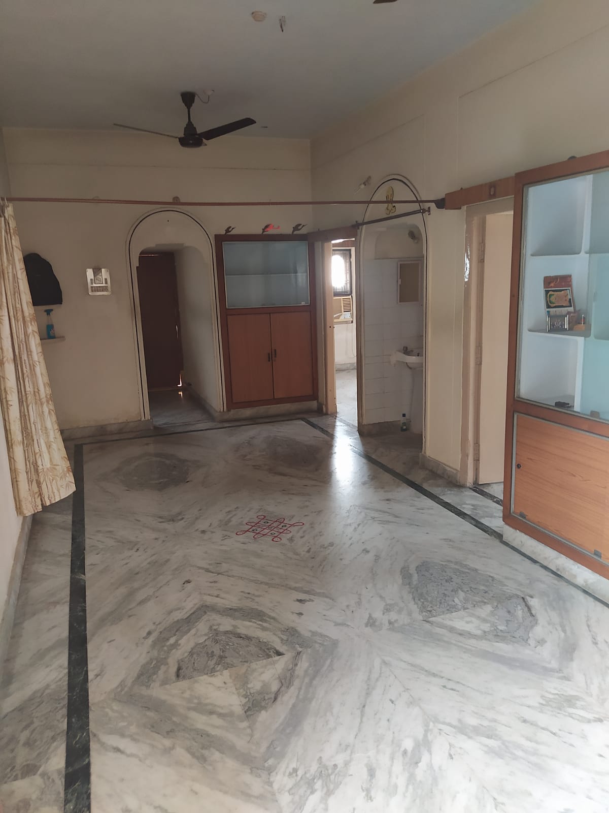 Flat for Resale in Anandbagh
