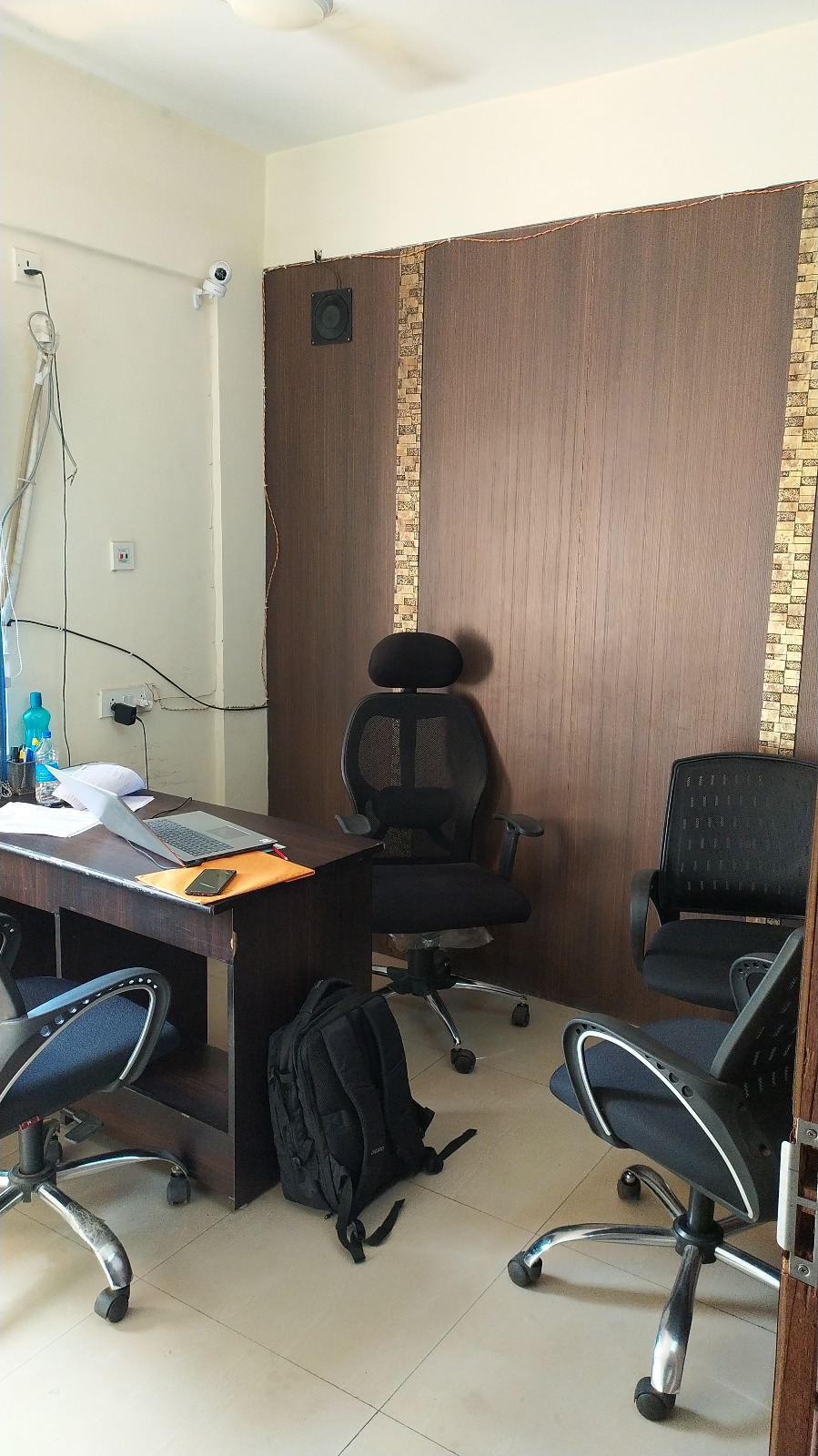 300 Sq Feet Office Space for Rent Only in Bow Bazar