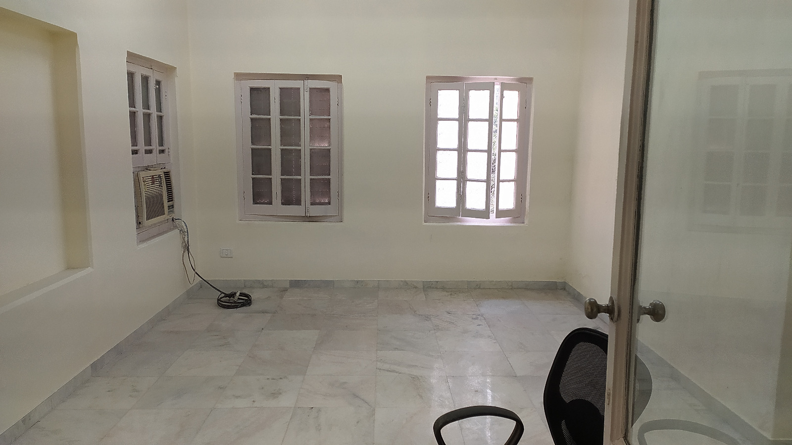 1300 Sq Feet Office Space for Rent Only in Ballygunge