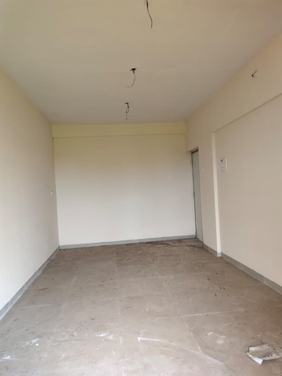 200 sqft Office Space for Sale in Awadh Nagar