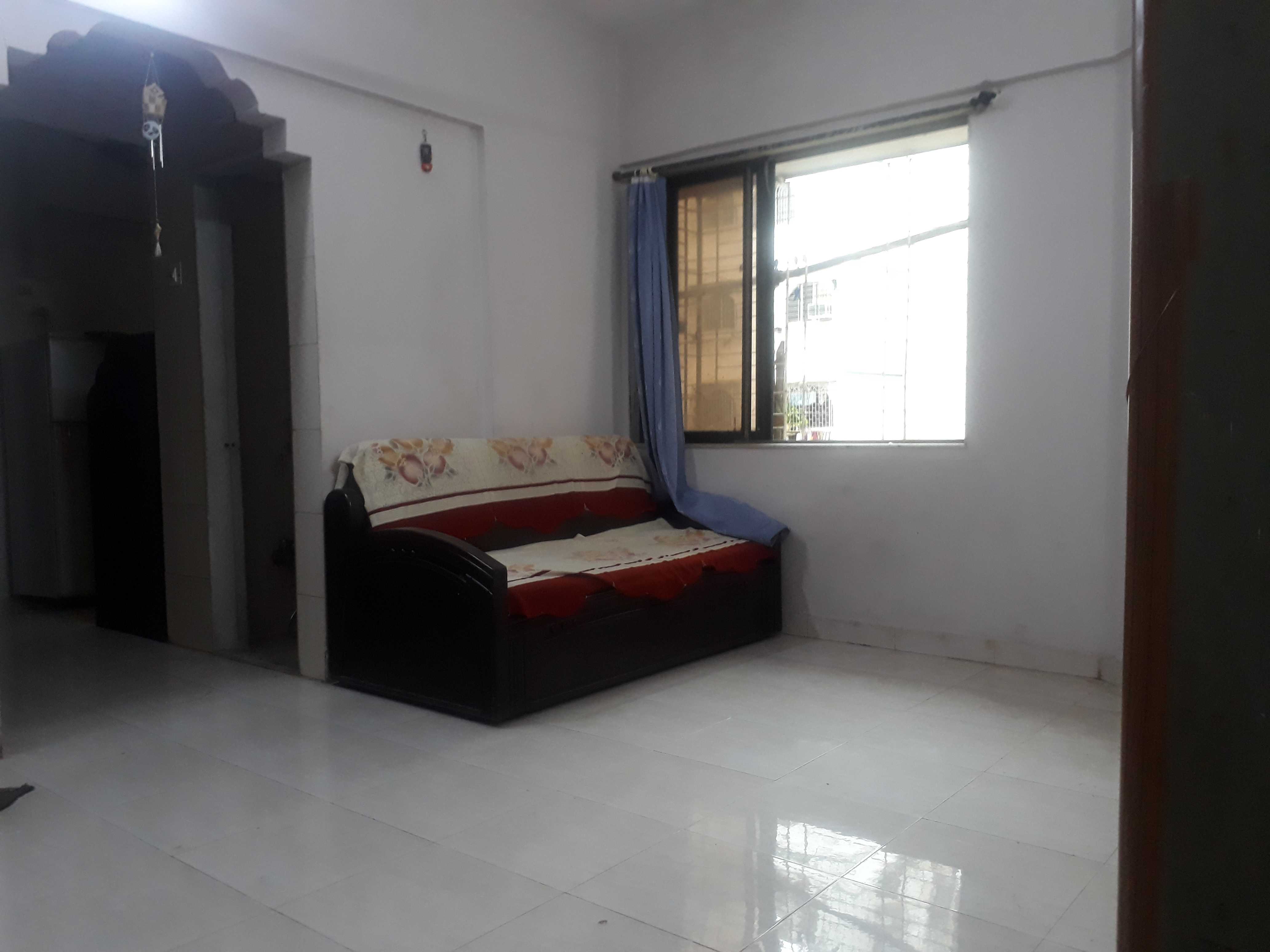Minimalist Apartment For Rent In Mumbai Andheri for Living room