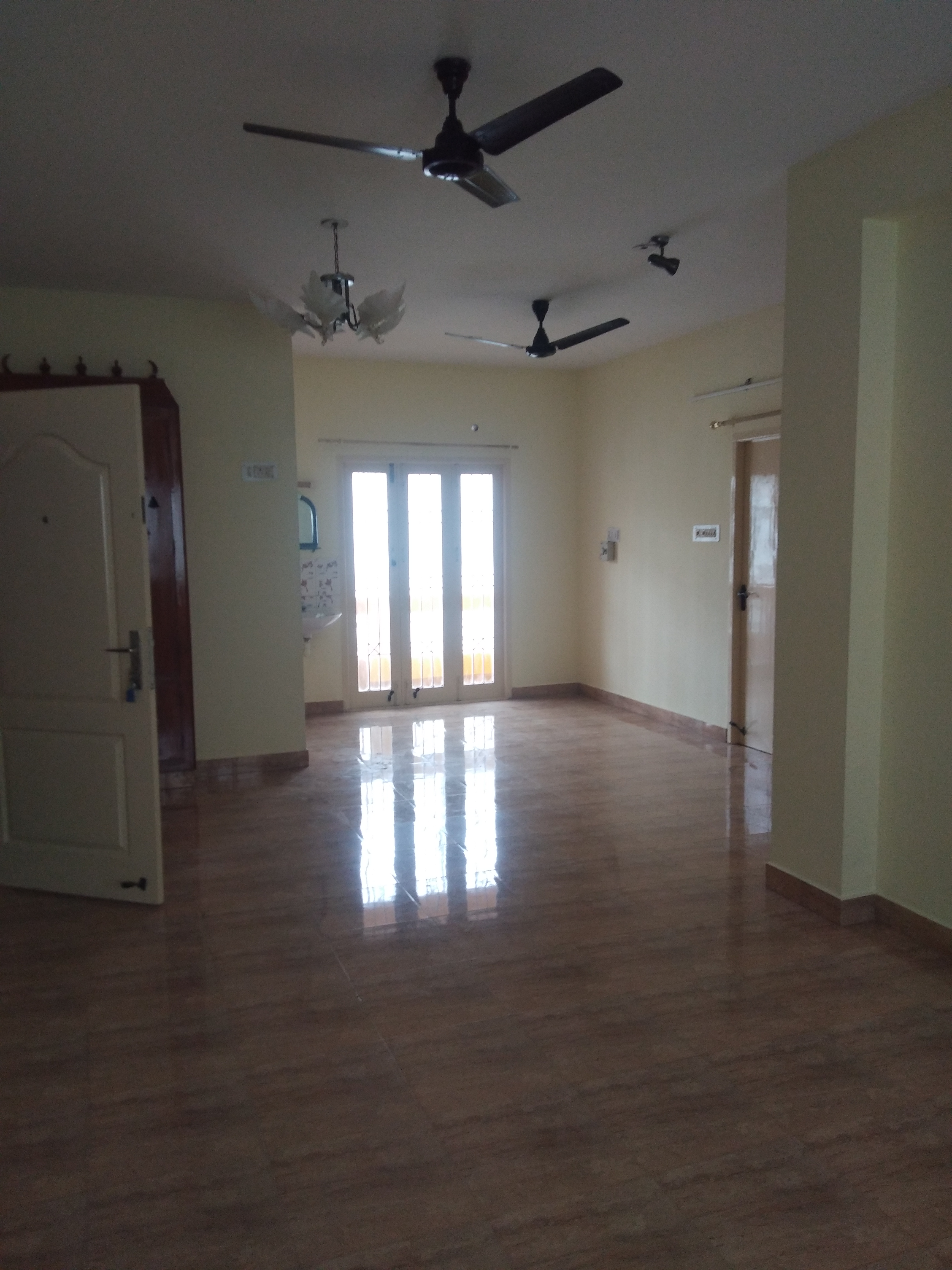 2 BHK Residential Apartment for Rent at 2BHK 10 YEARS OLD APARTMENT in Anna Nagar West
