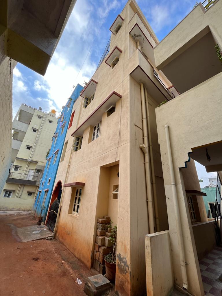 Independent House for Resale in HBR Layout