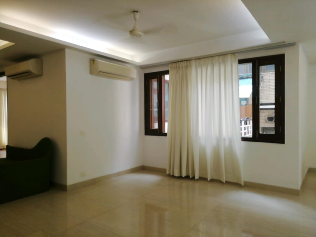 4 BHK Residential Apartment for Rent in Defence Colony