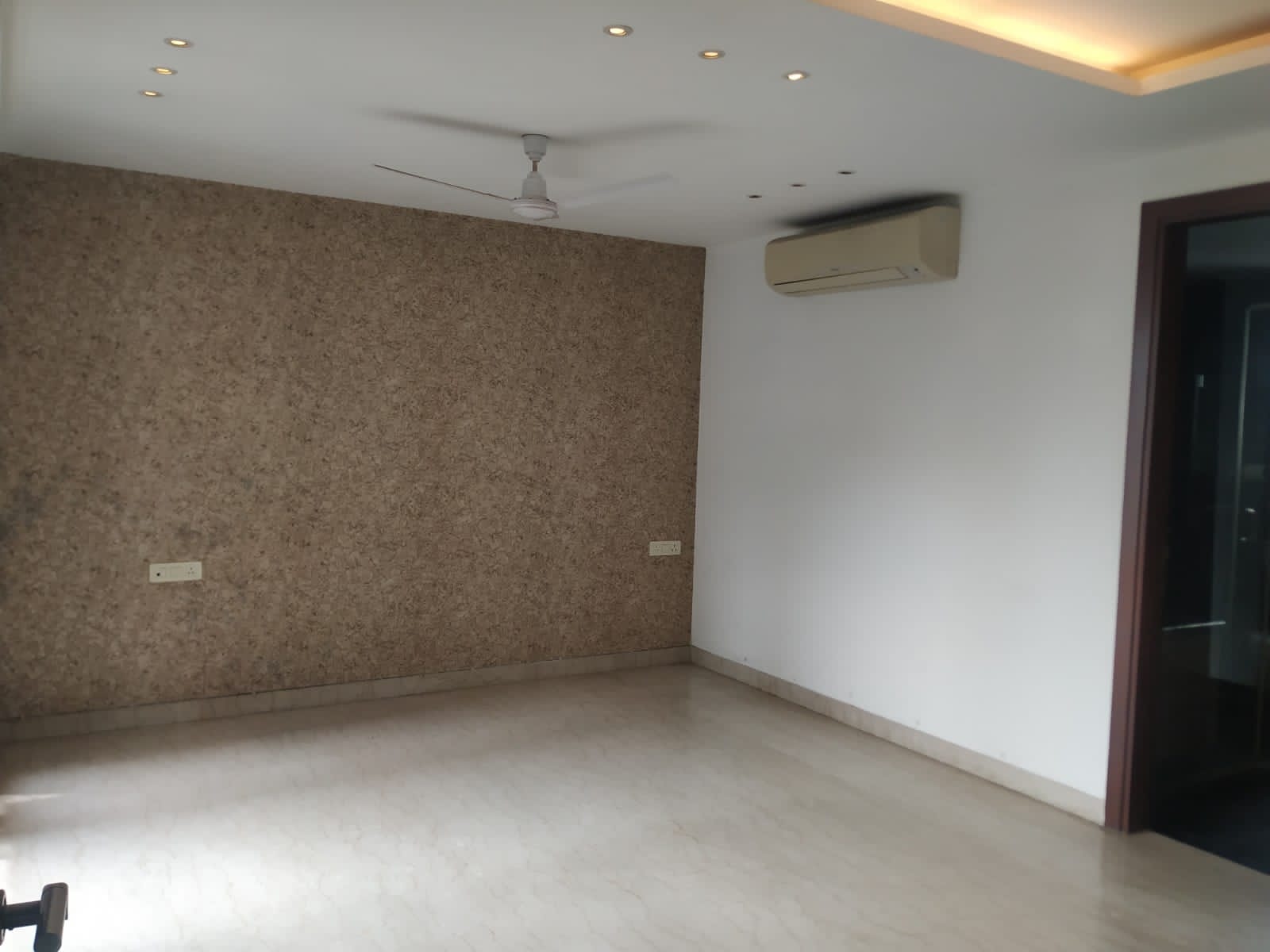 4 BHK Flat for Sale in Defence Colony
