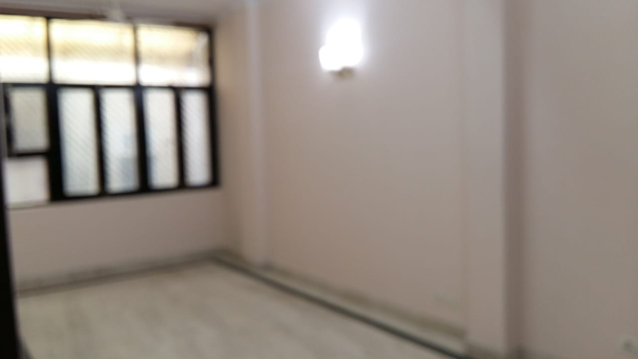 2 BHK Residential Apartment for Rent in Chittaranjan Park