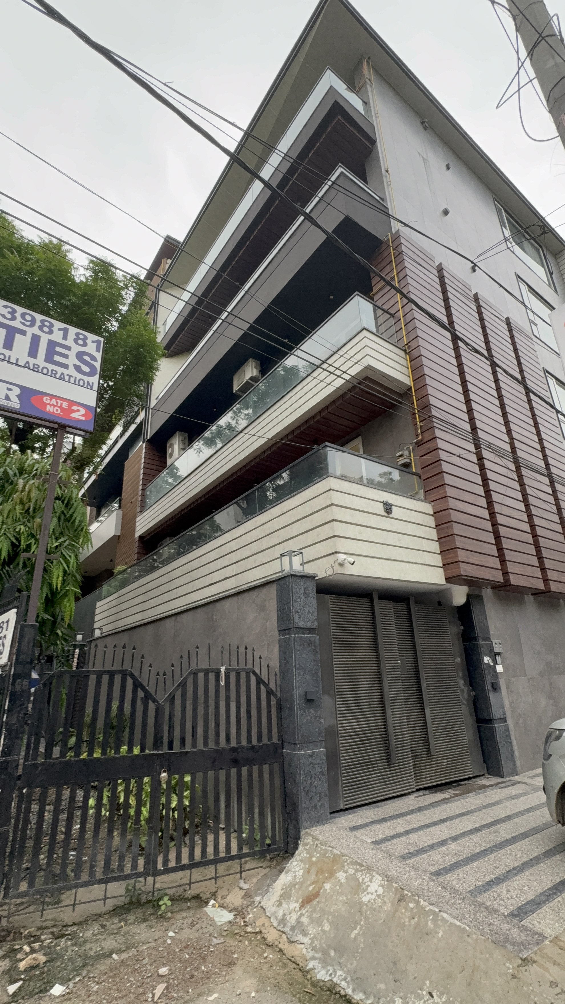 Independent House for Sale in Rohtak Road