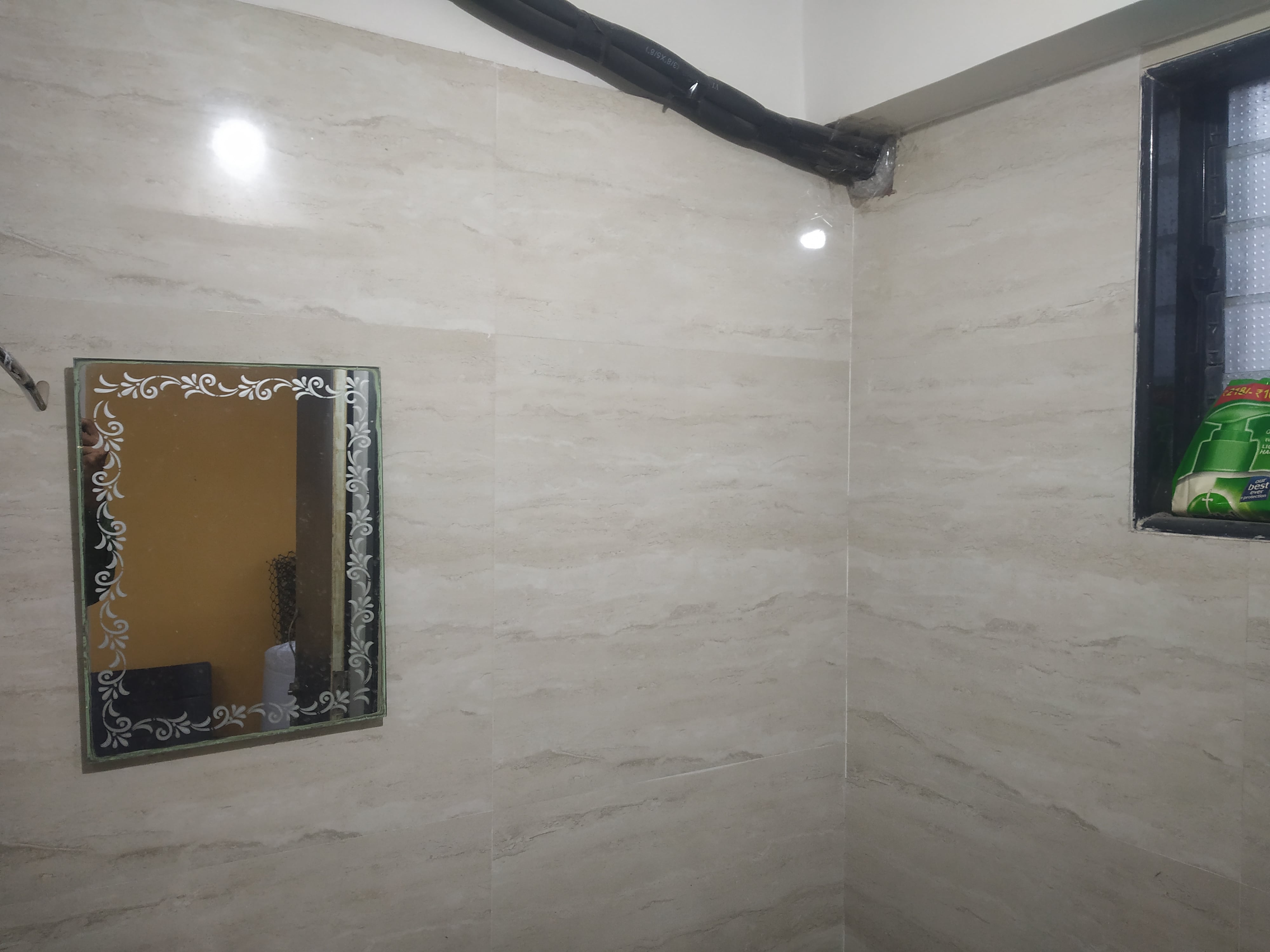 286 sqft Office Space for Resale in Adajan