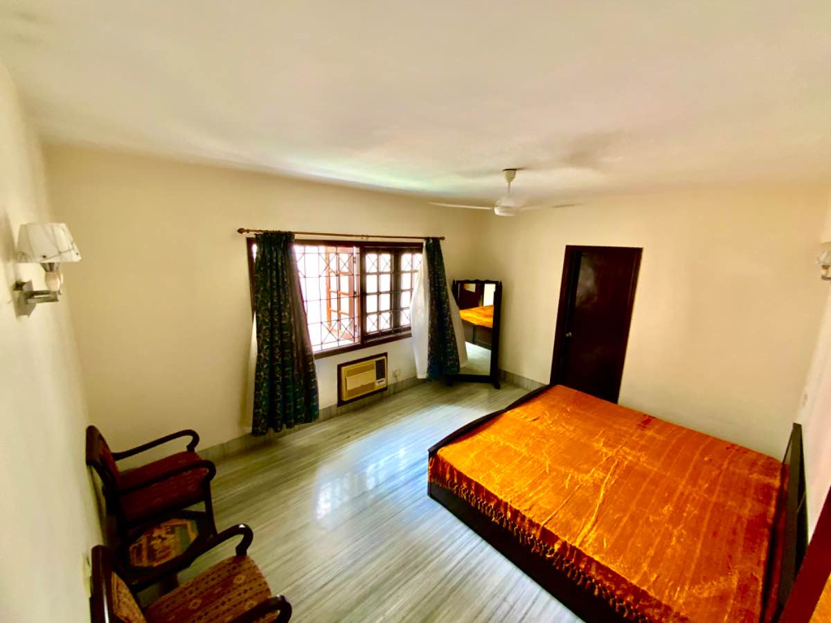 Flat for Resale in Alipore