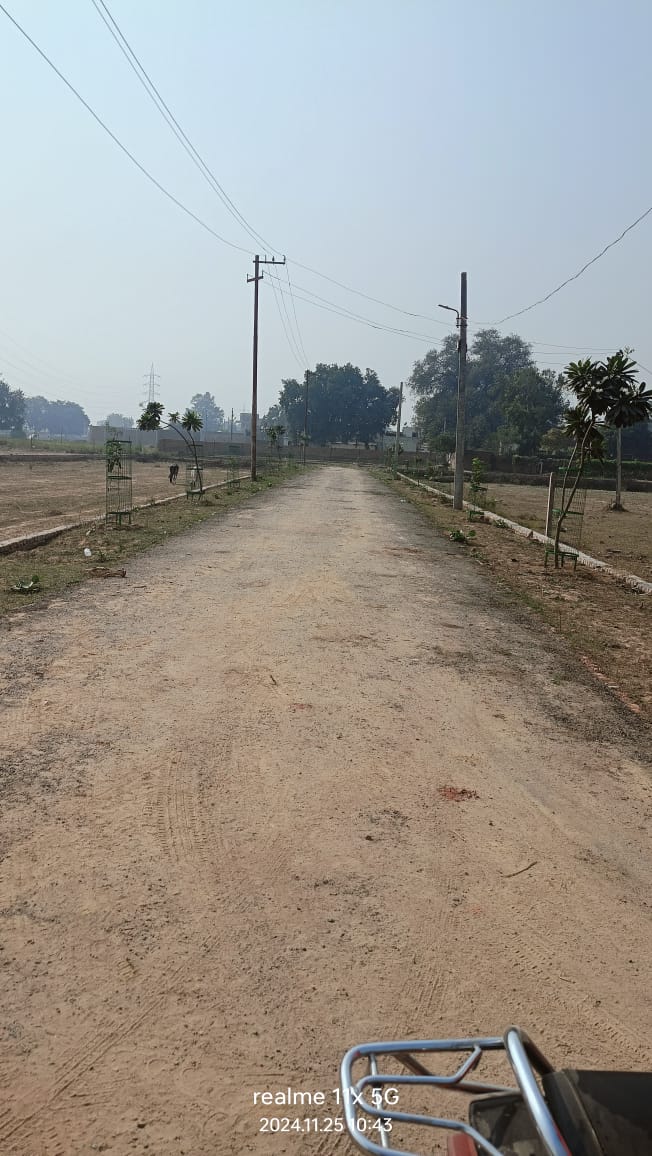 1000 sqft Plots & Land for Sale in Chinhat