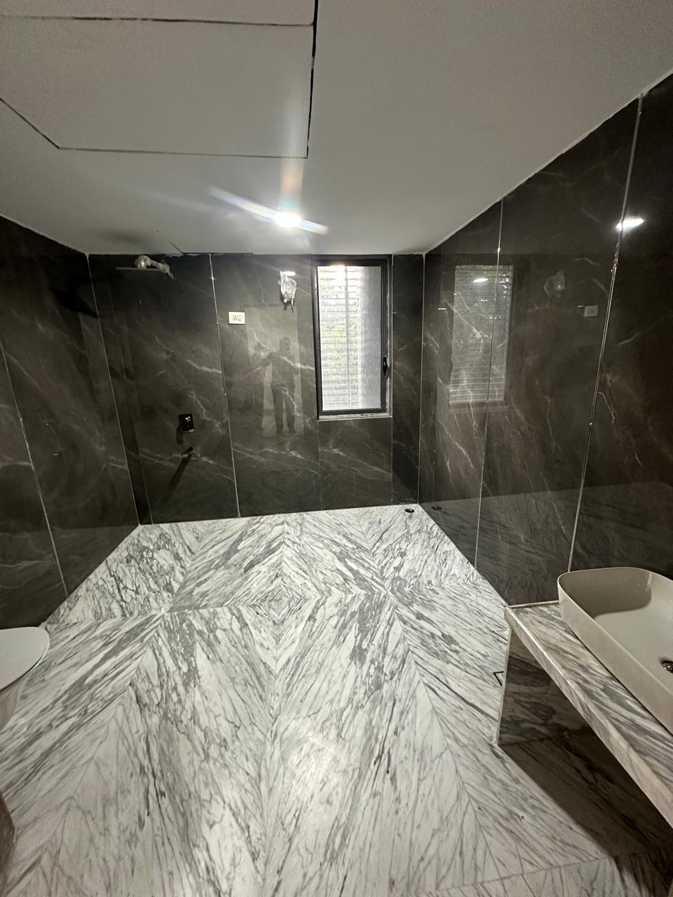 Flat for Sale in Alipore
