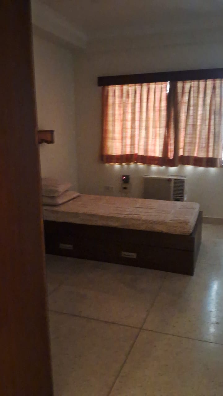 Flat for Resale in Park Street