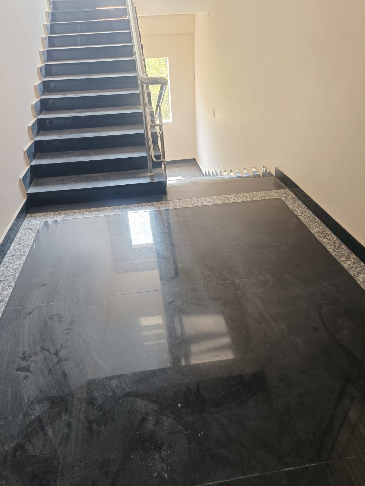 Flat for Sale in 80 Feet Road