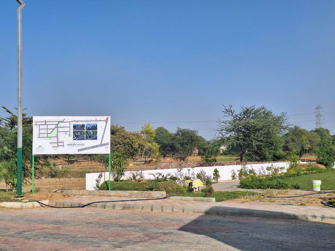 152 Sq Yards Plots & Land for Sale in Sikar Road