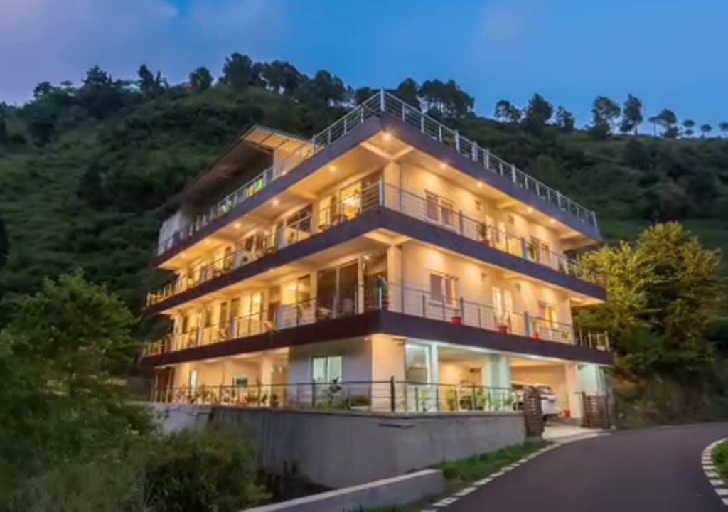 500 Sq Yards Commercial Restaurant/Bar/Hotel for Sale in Landaur Cantonment
