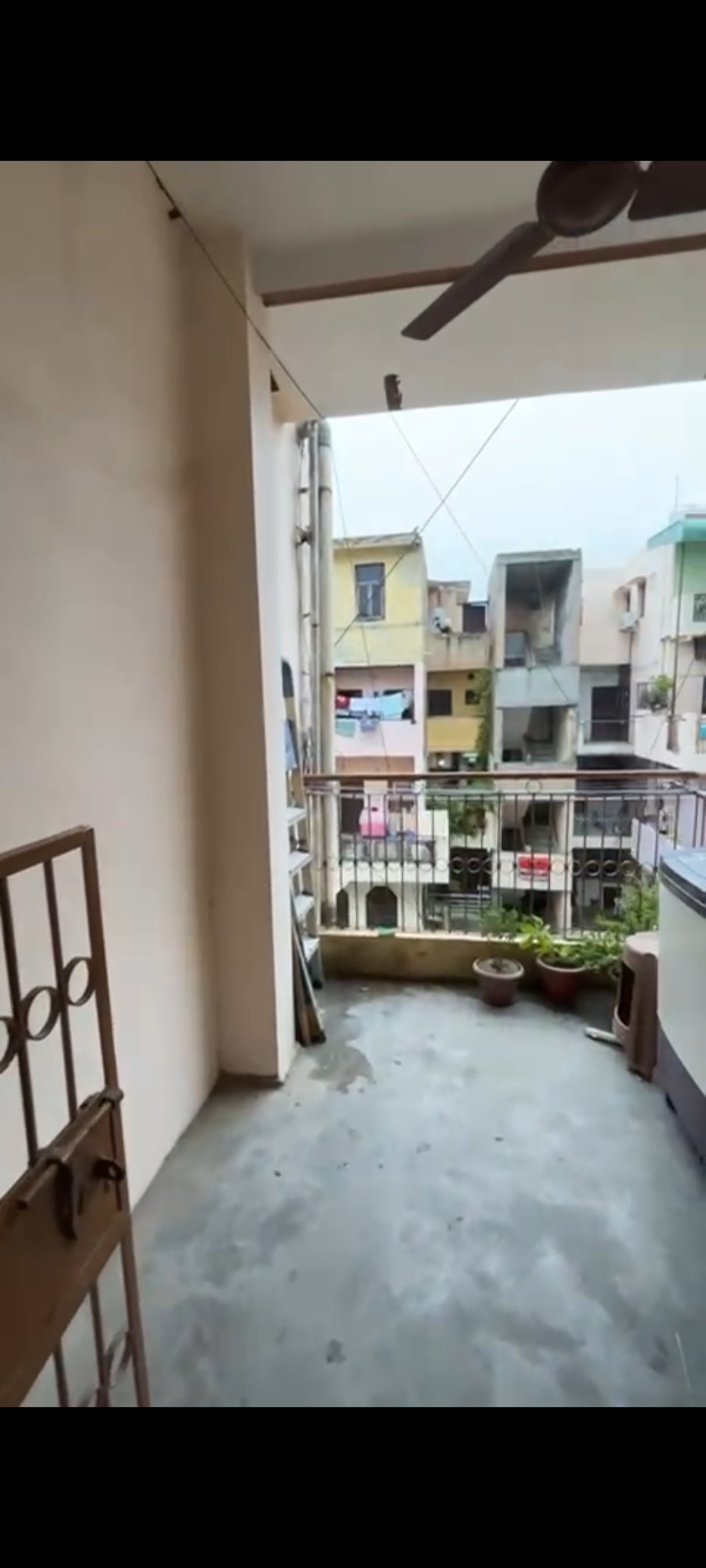 Flat for Resale in Jhilmil Colony