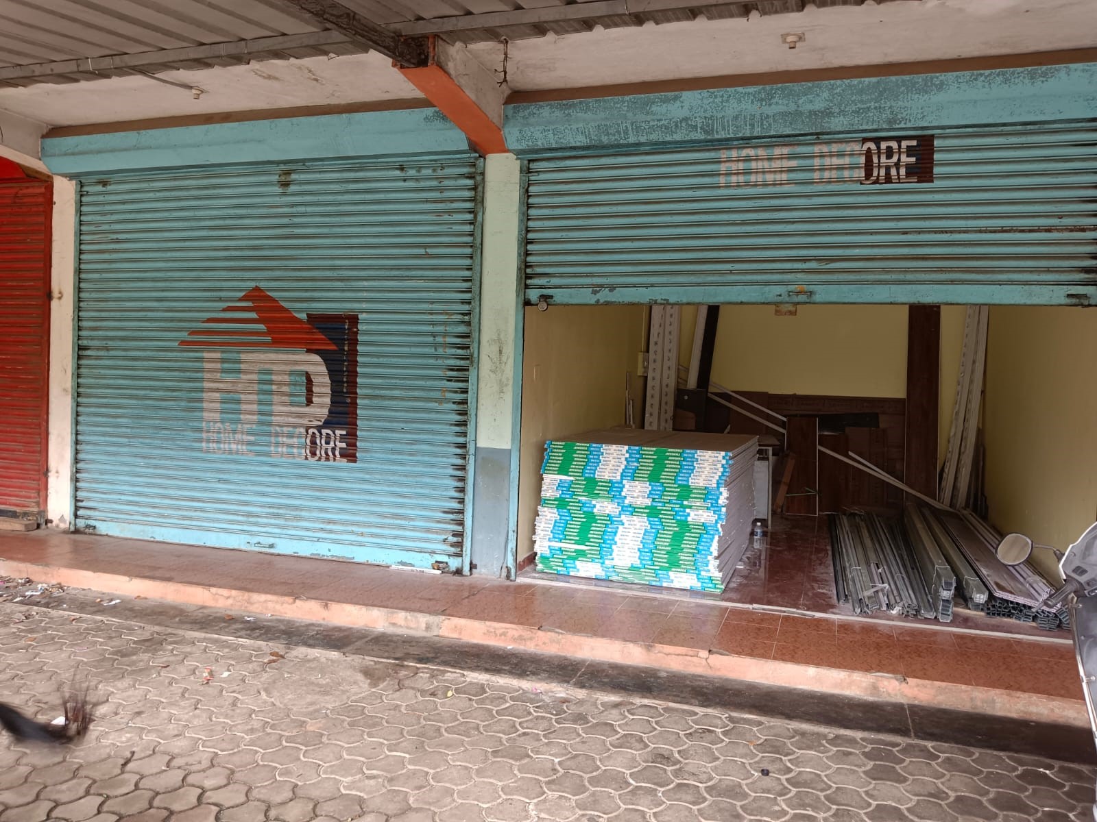 402 Ground Shop for Resale in Doopada katte