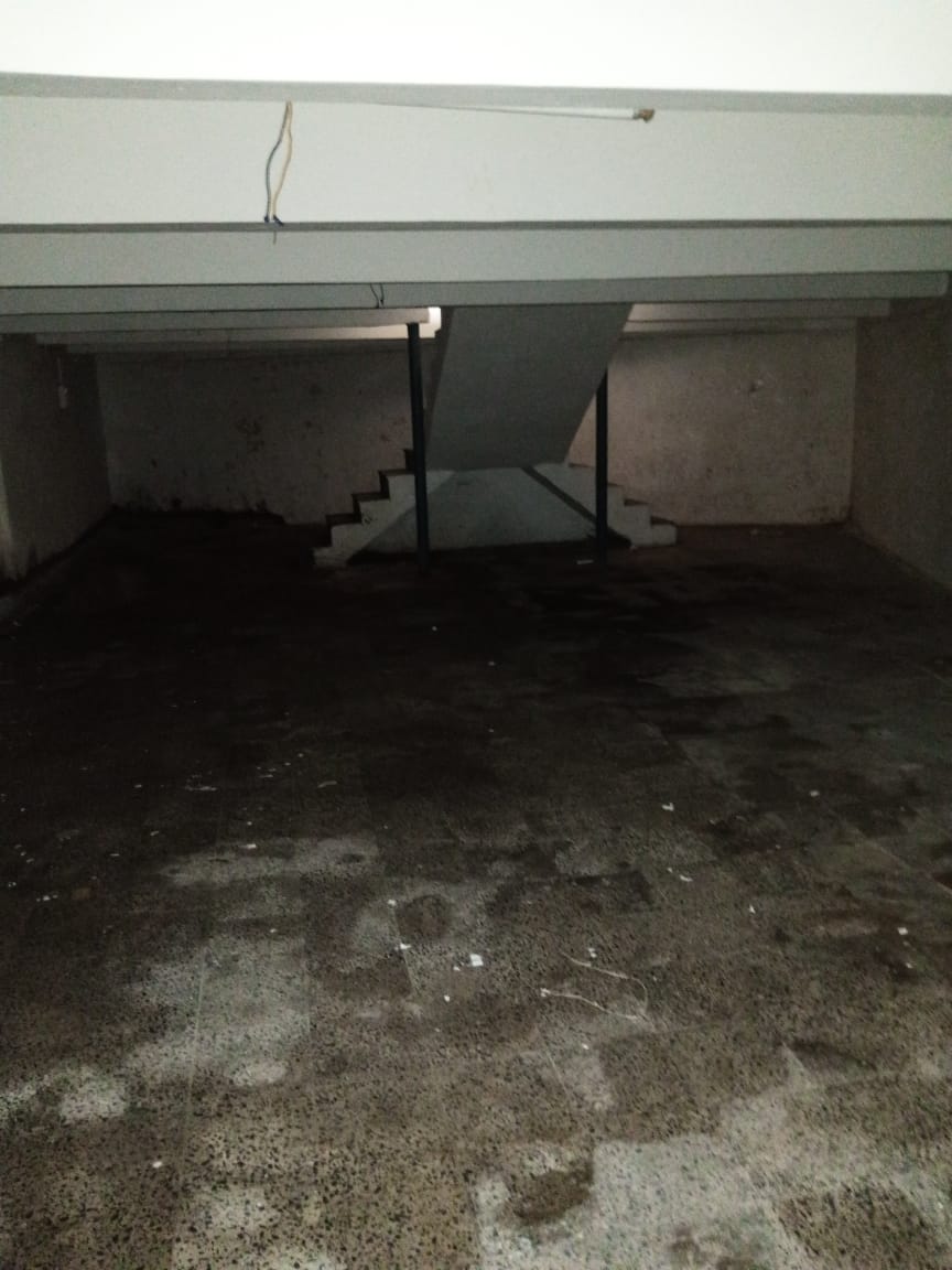 1100 sqft Shop for Resale in Ellis Bridge