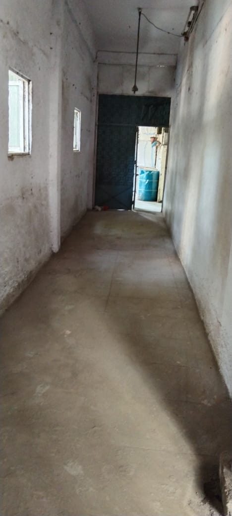 1000 sqft Industrial Estate for Resale in L.B.S. Marg