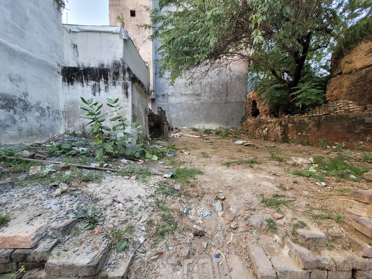 Independent House for Resale in Bharthal