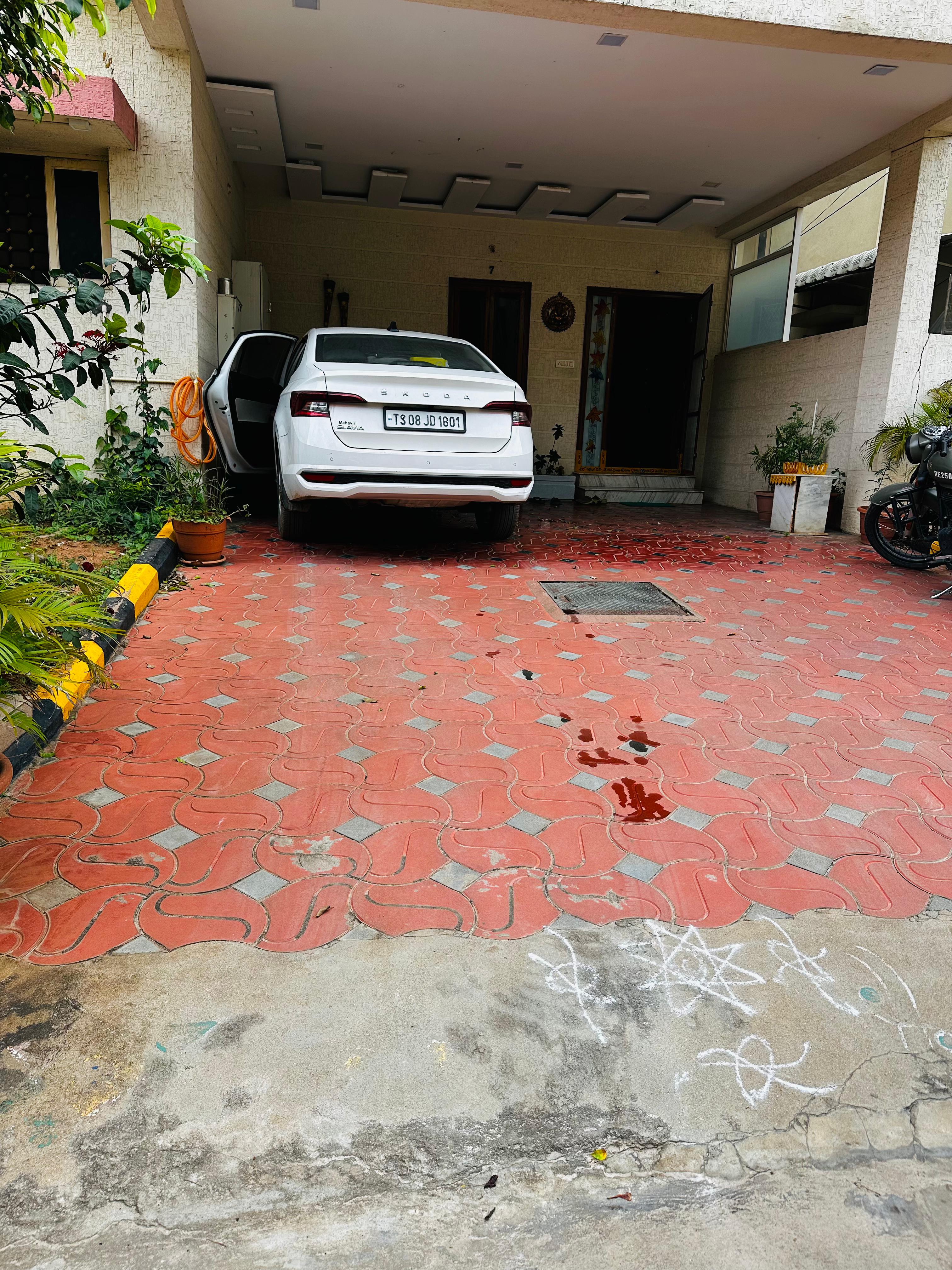 Independent Villa for Resale in Kompally