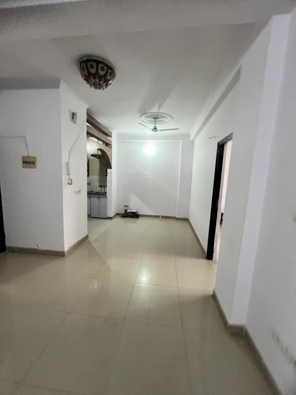 Flat for Resale in Mahavir Enclave