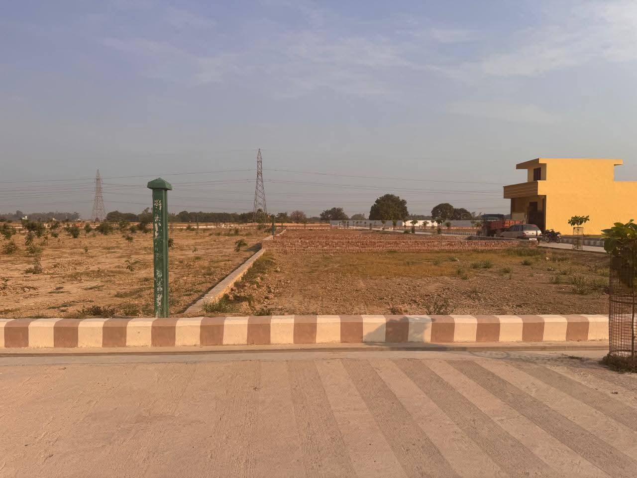 1000 sqft Plots & Land for Sale in Vrindavan Colony
