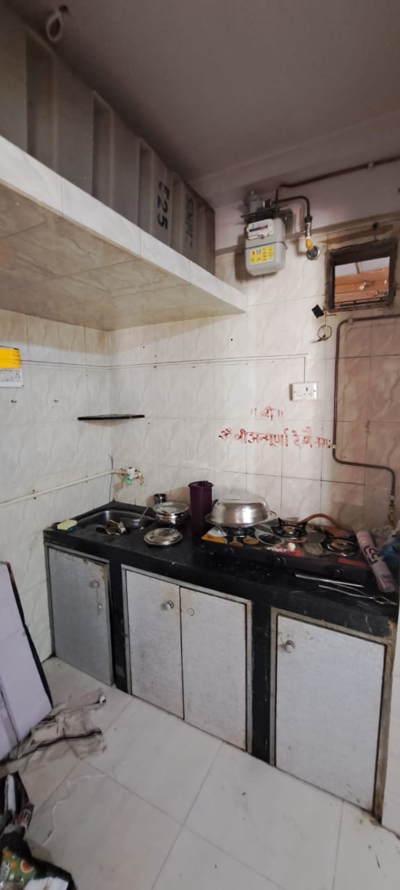 Flat for Resale in Charkop