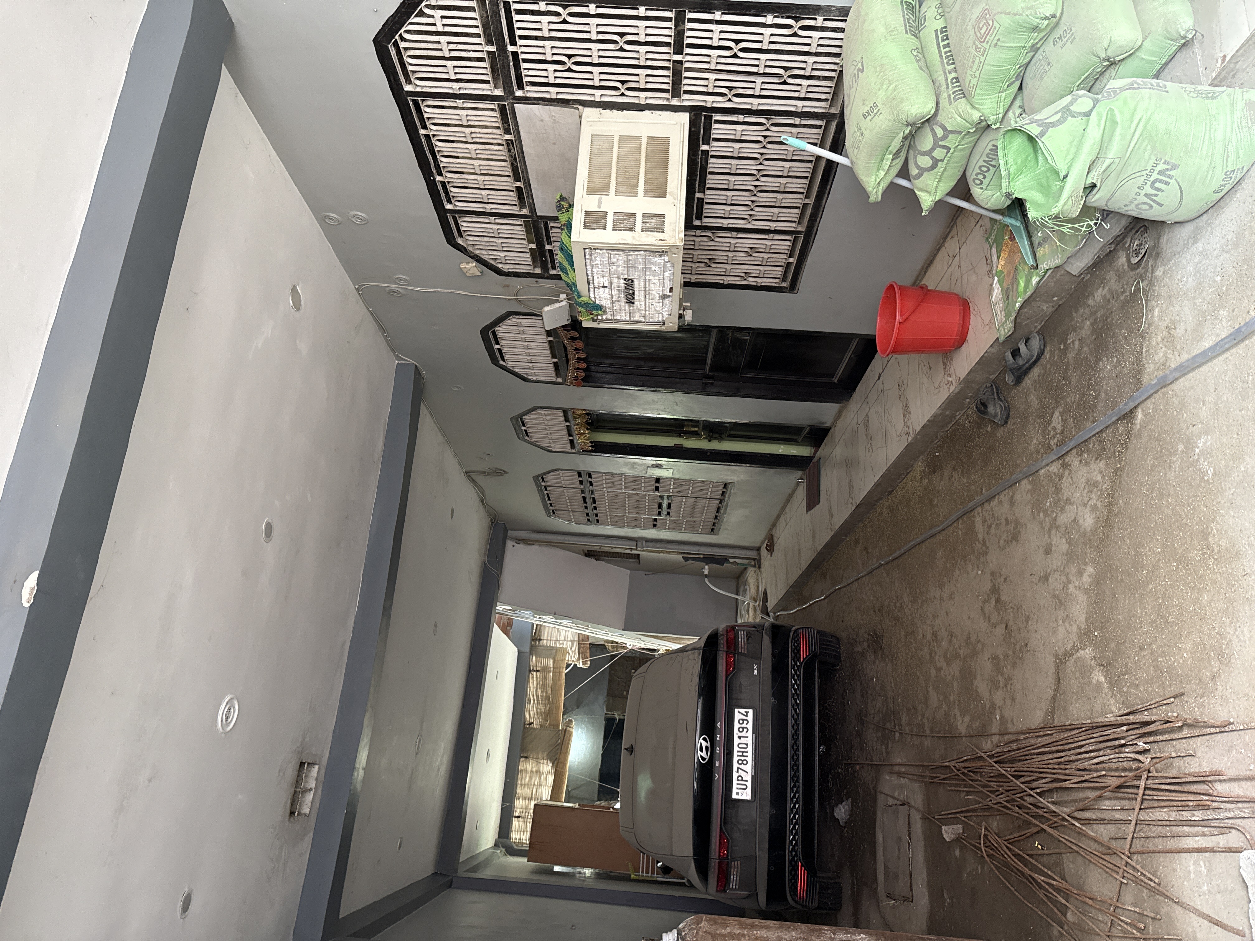 400 Sq Yards Commercial Space for Resale in Lal Bangla