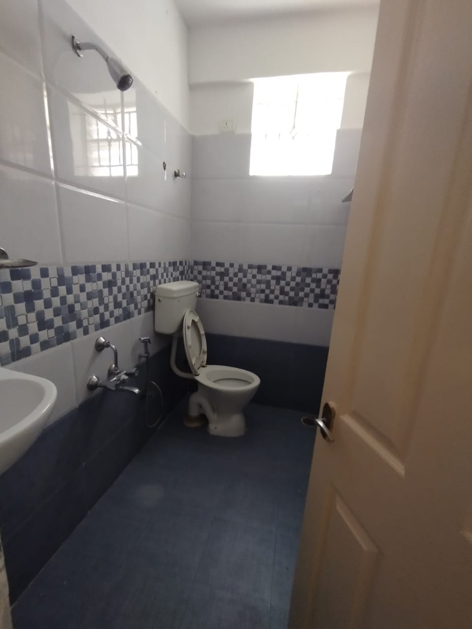 1 BHK Residential Apartment for Lease Only at 4 Lakhs in Amruth Nagar