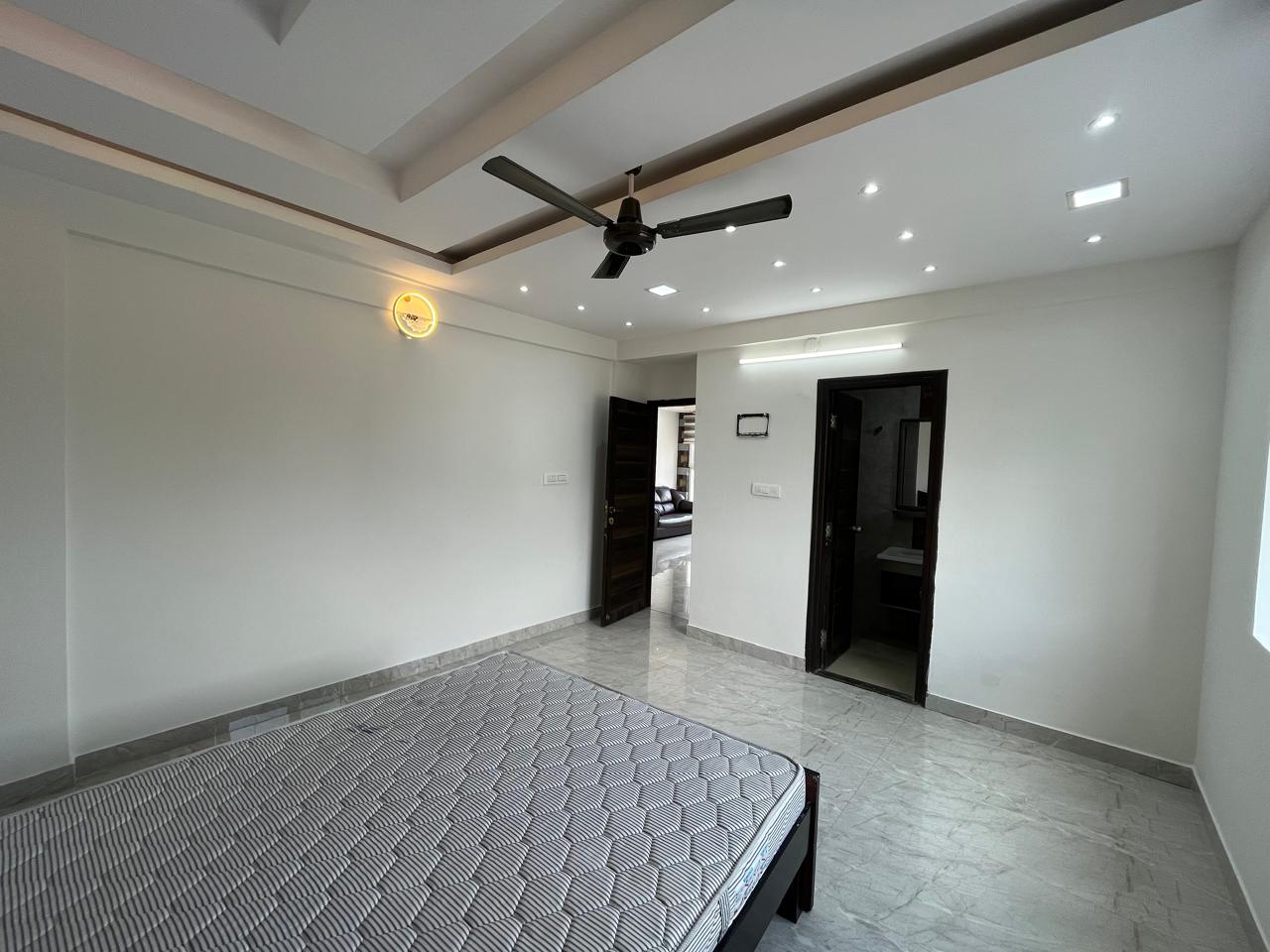 2 BHK Residential Apartment for Lease Only at with Covered Parking in Thandalam