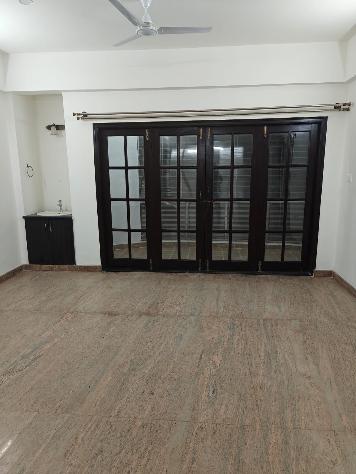 2 BHK Residential Apartment for Lease Only at with Covered Parking in Pulianthope