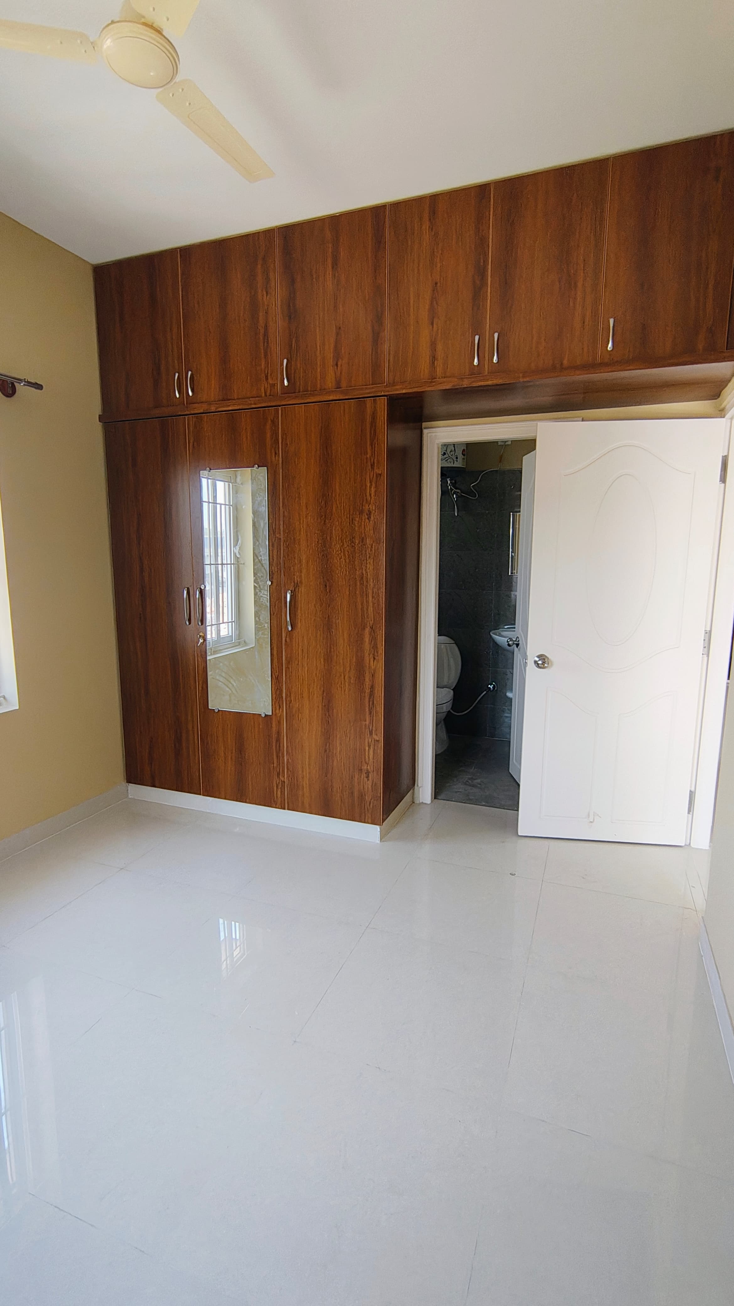 3 BHK Residential Apartment for Lease Only at with Covered Parking in Pulianthope