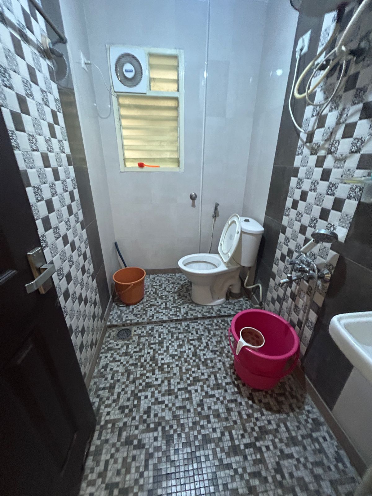 3 BHK Residential Apartment for Lease Only at J60-18Lakhs in Rajarajeshwari Nagar
