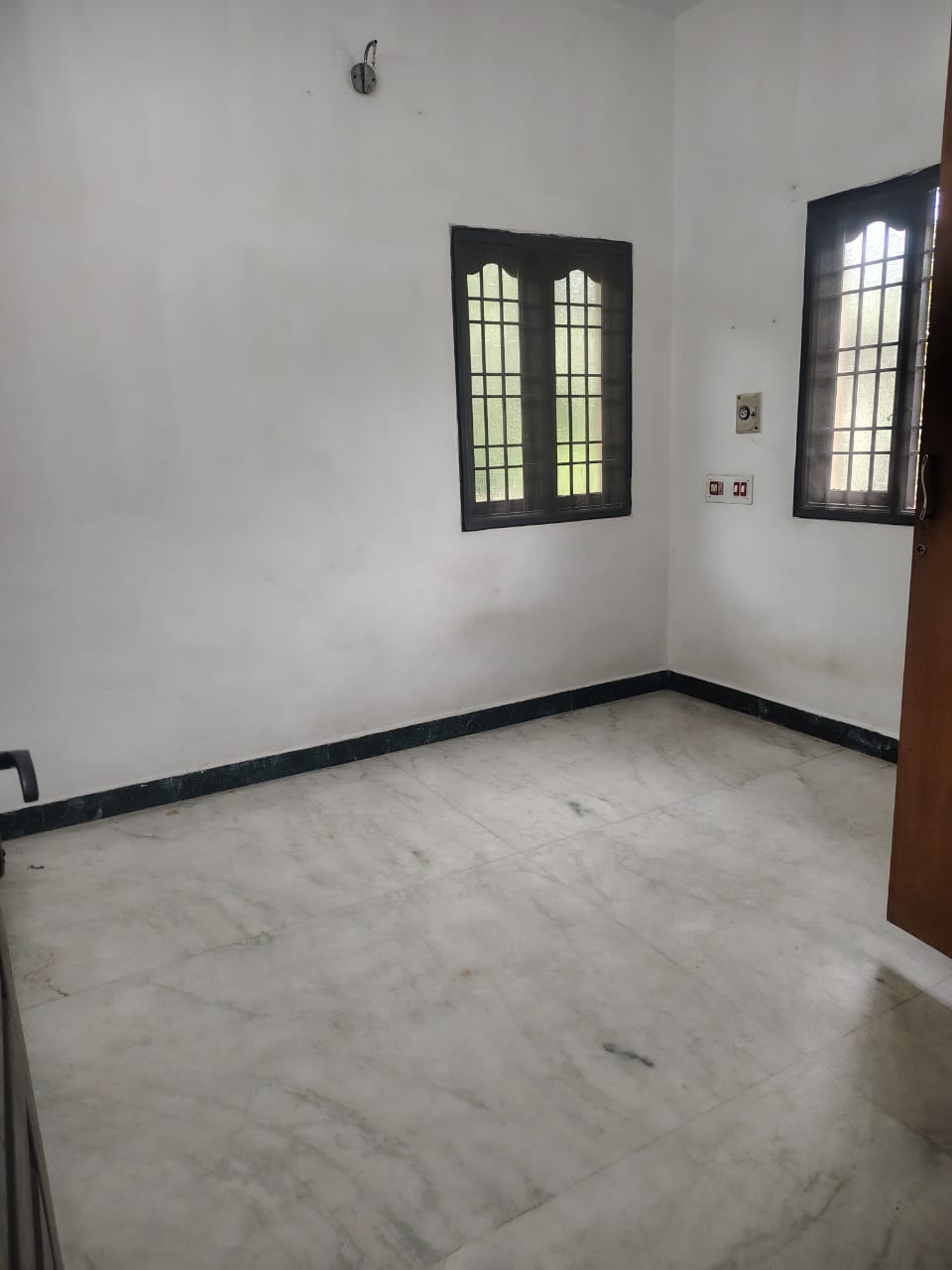 1 BHK Builder Floor for Lease Only at FC152 - 8 Lakhs in Palavakkam