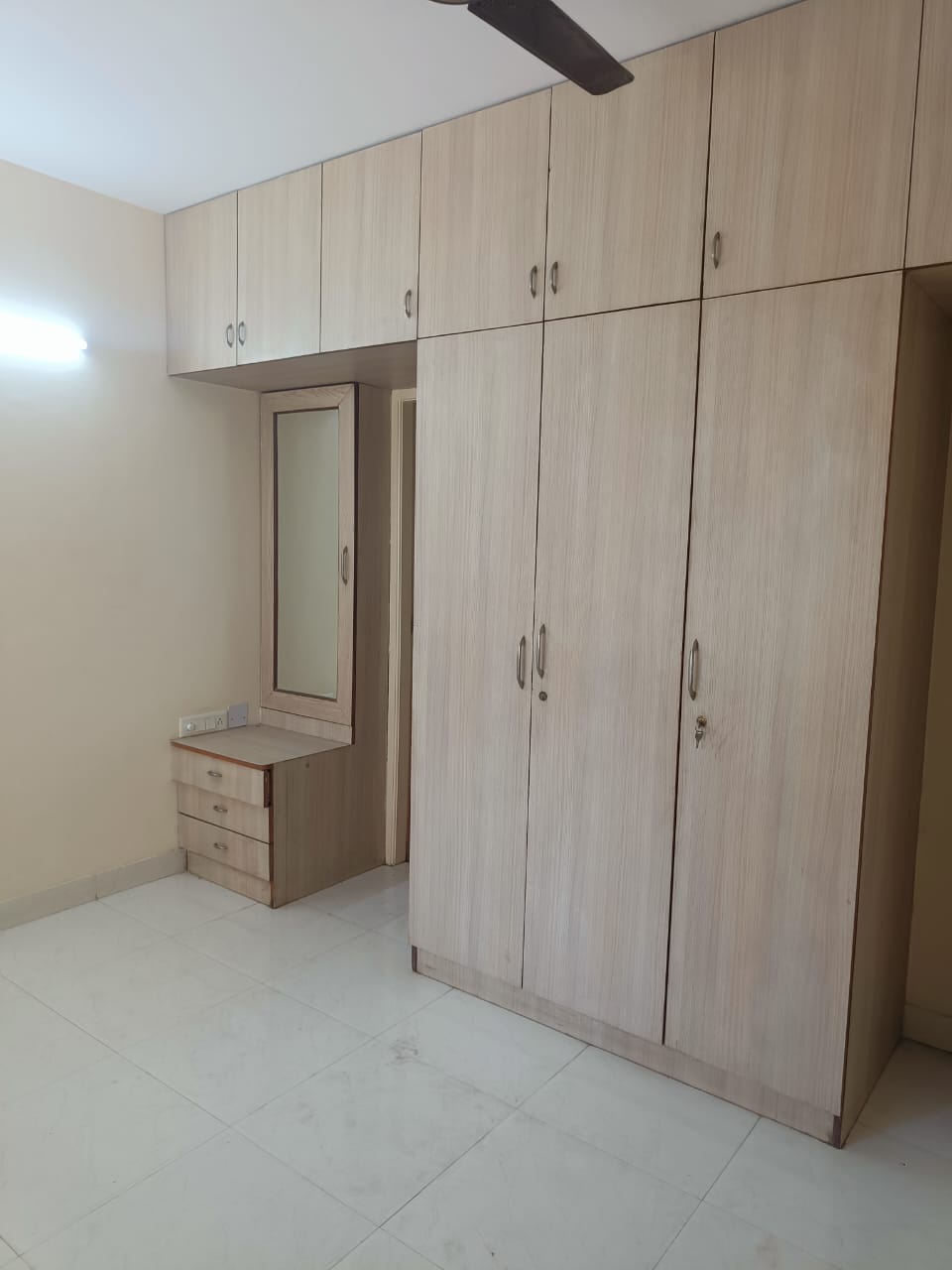 3 BHK Builder Floor for Lease Only at FC160 - 16 Lakhs in Chintadripet
