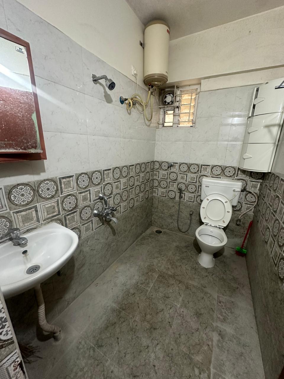 1 BHK Independent House for Lease Only at F542 - 4 Lakhs in Nagarabhavi