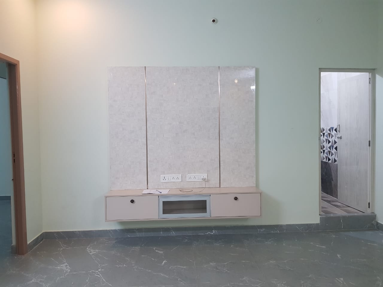 1 BHK Builder Floor for Lease Only at I055 - 4 Lakhs in Koramangala