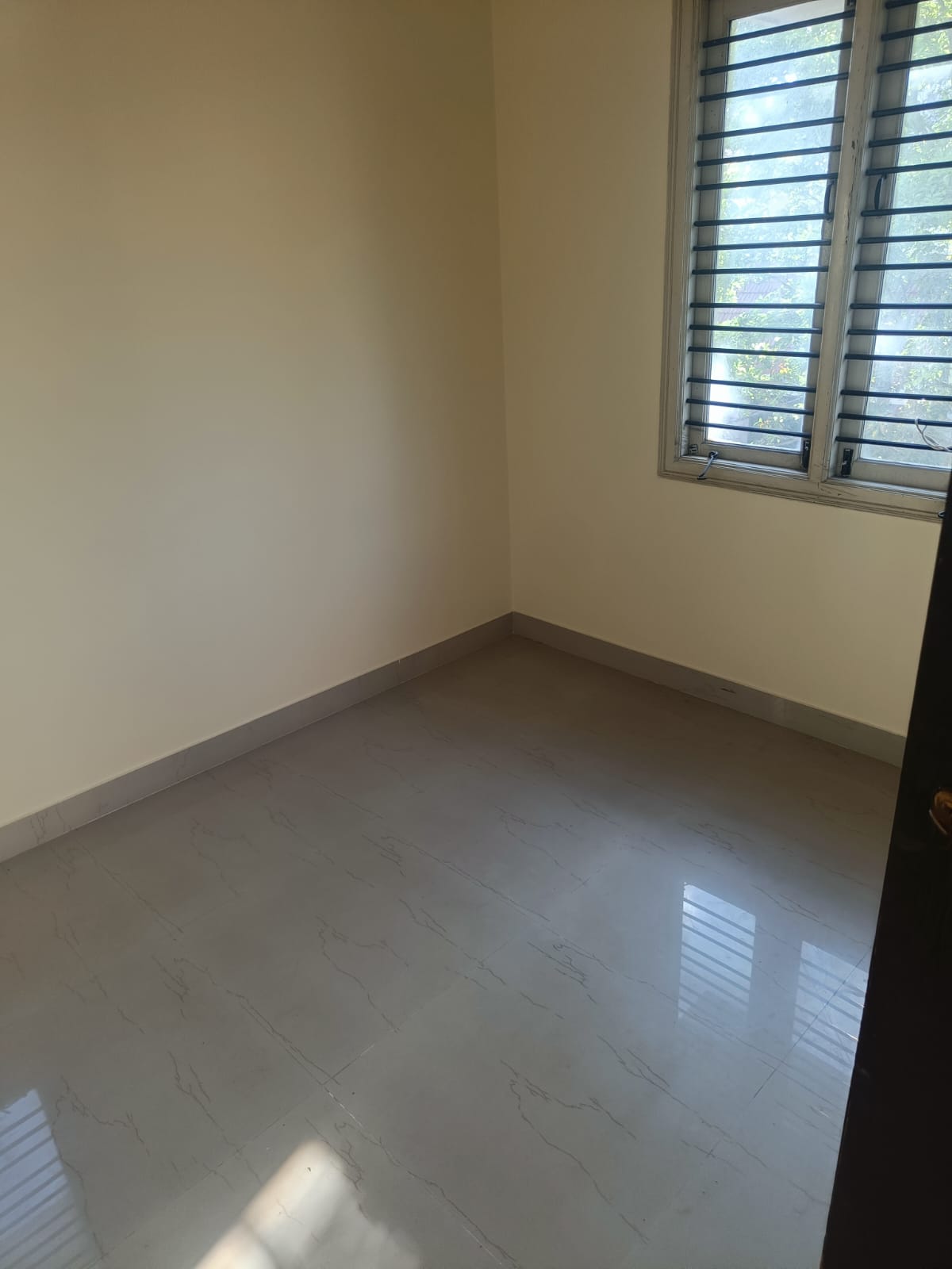 3 BHK Builder Floor for Lease Only at I021 - 15 Lakhs in JP Nagar 4th Phase