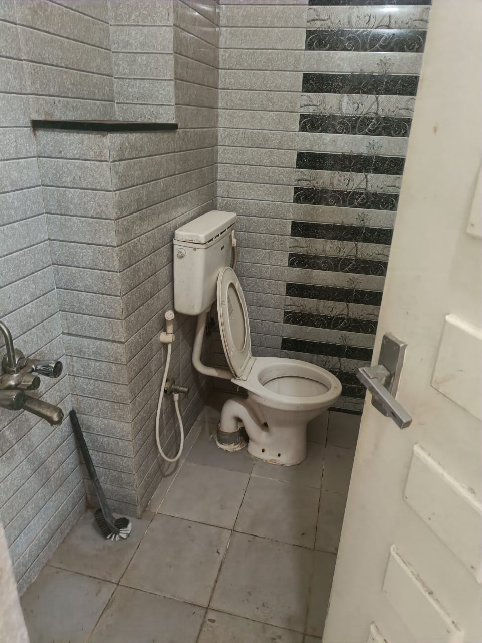 1 BHK Independent House for Lease Only at F437 - 4 Lakhs in HSR Layout 7th Sector