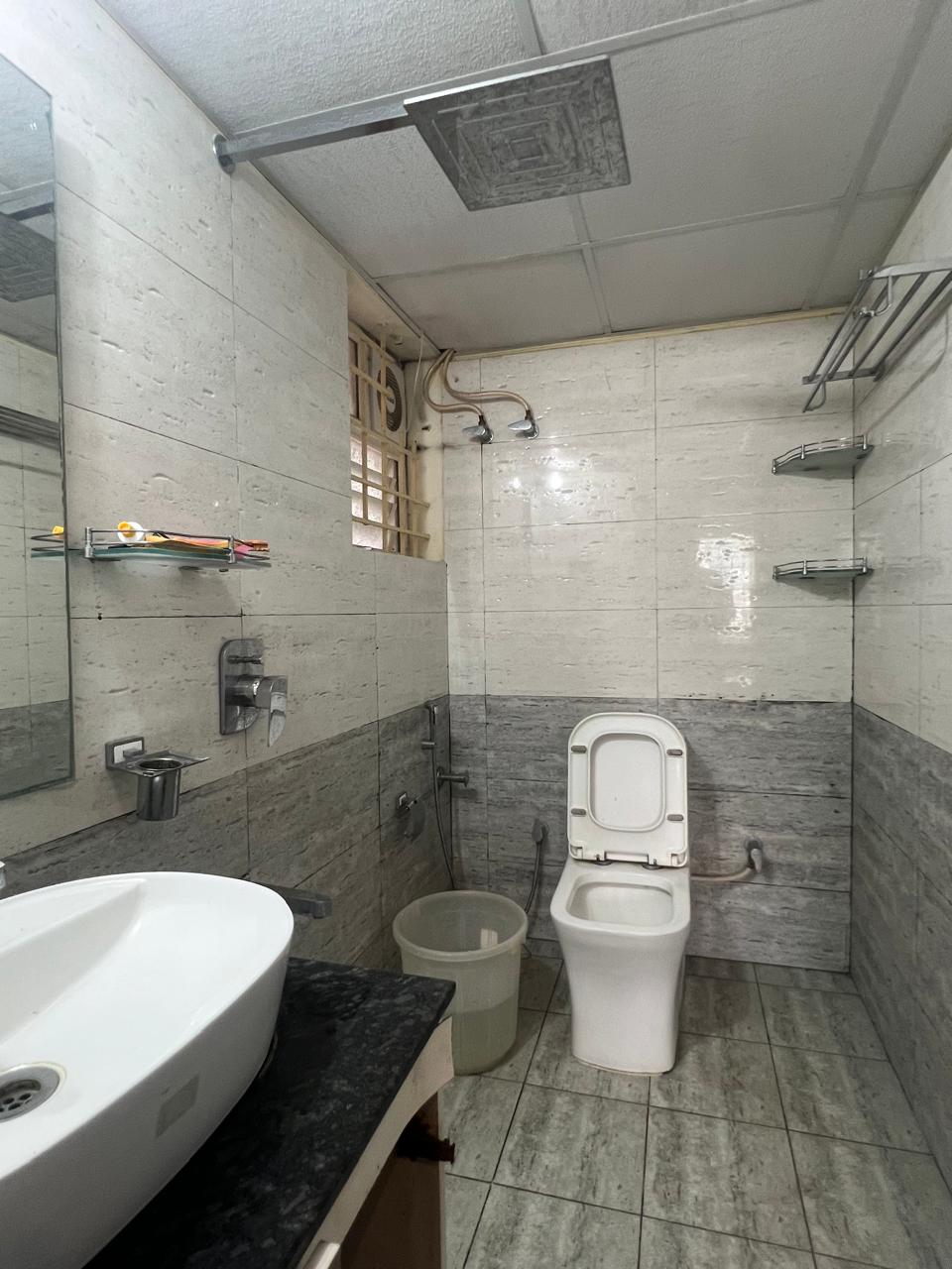 1 BHK Independent House for Lease Only at 4L in Mahalakshmipuram