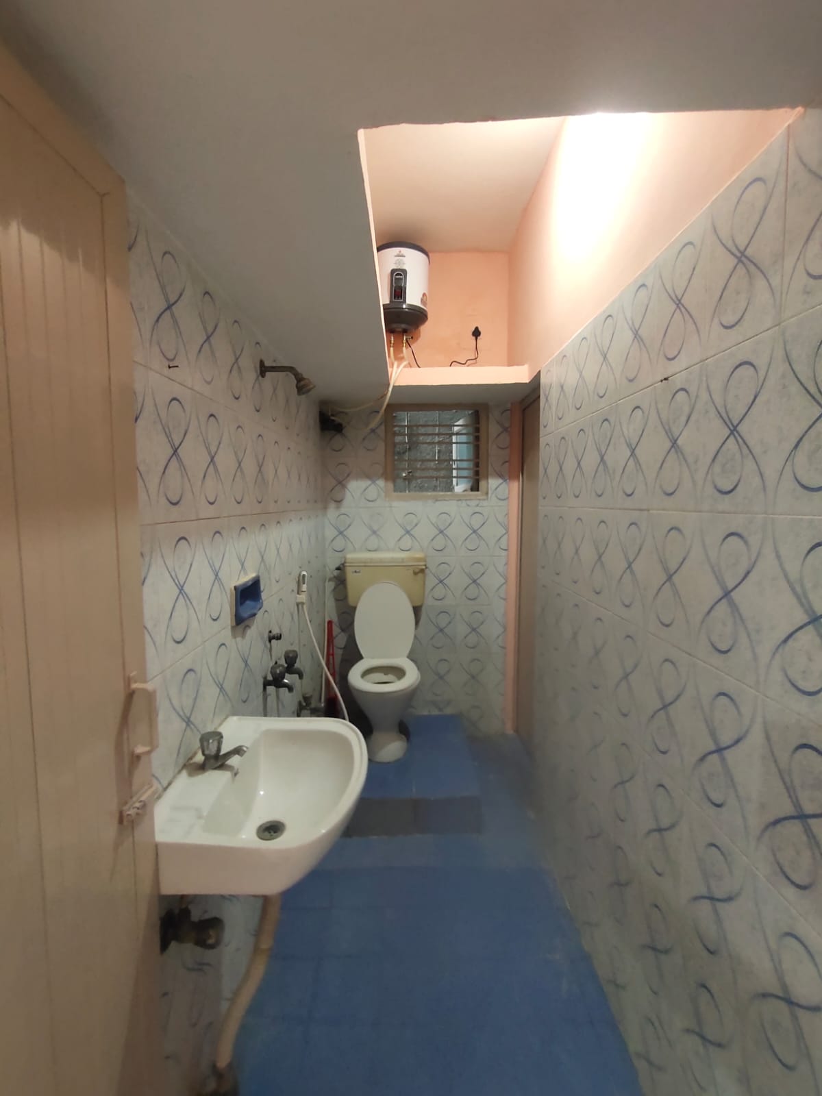 2 BHK Builder Floor for Lease Only in Silk Board Junction