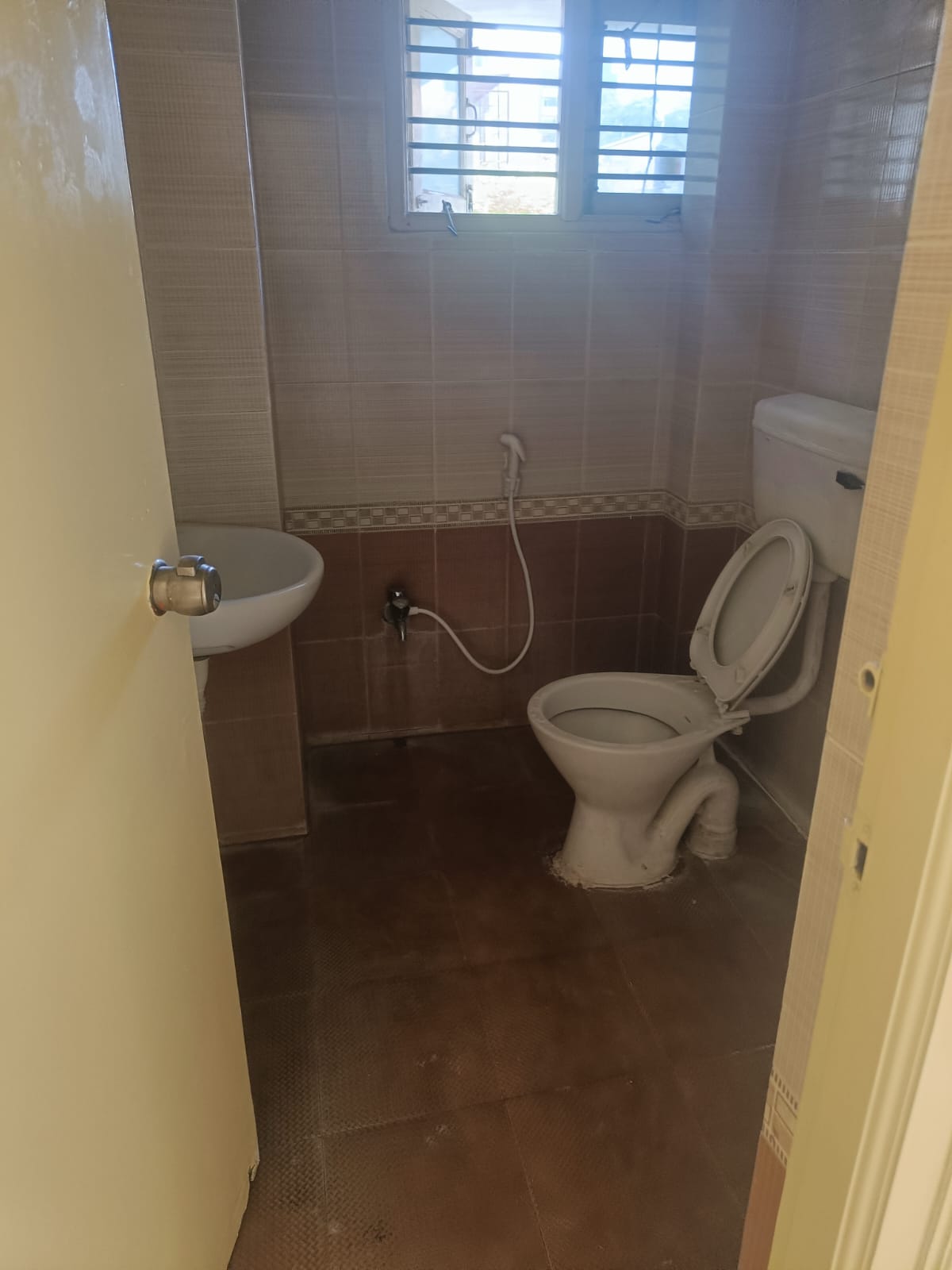 2 BHK Residential Apartment for Lease Only at G173 - 10 Lakhs in Chikkabanavara
