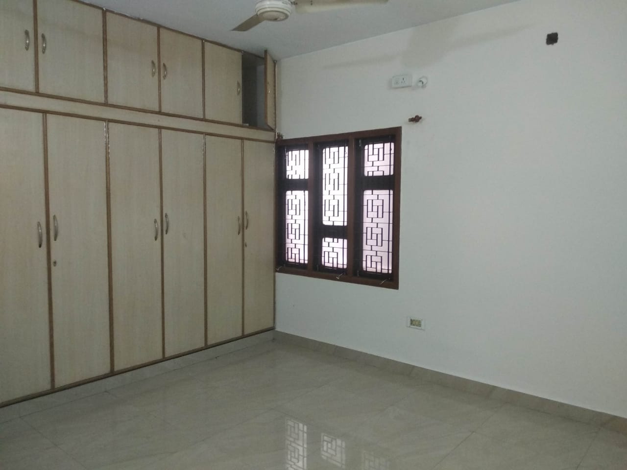 1 BHK Independent House for Lease Only at JAM-7217-16Lakhs in Madiwala