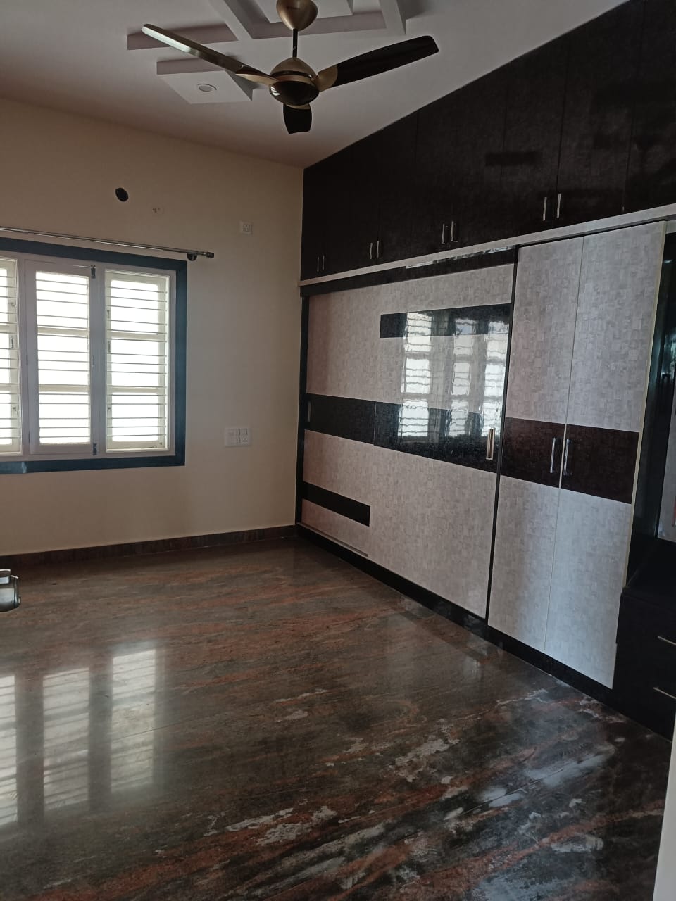 2 BHK Residential Apartment for Lease Only at J98-12Lakhs in Ramesh Nagar