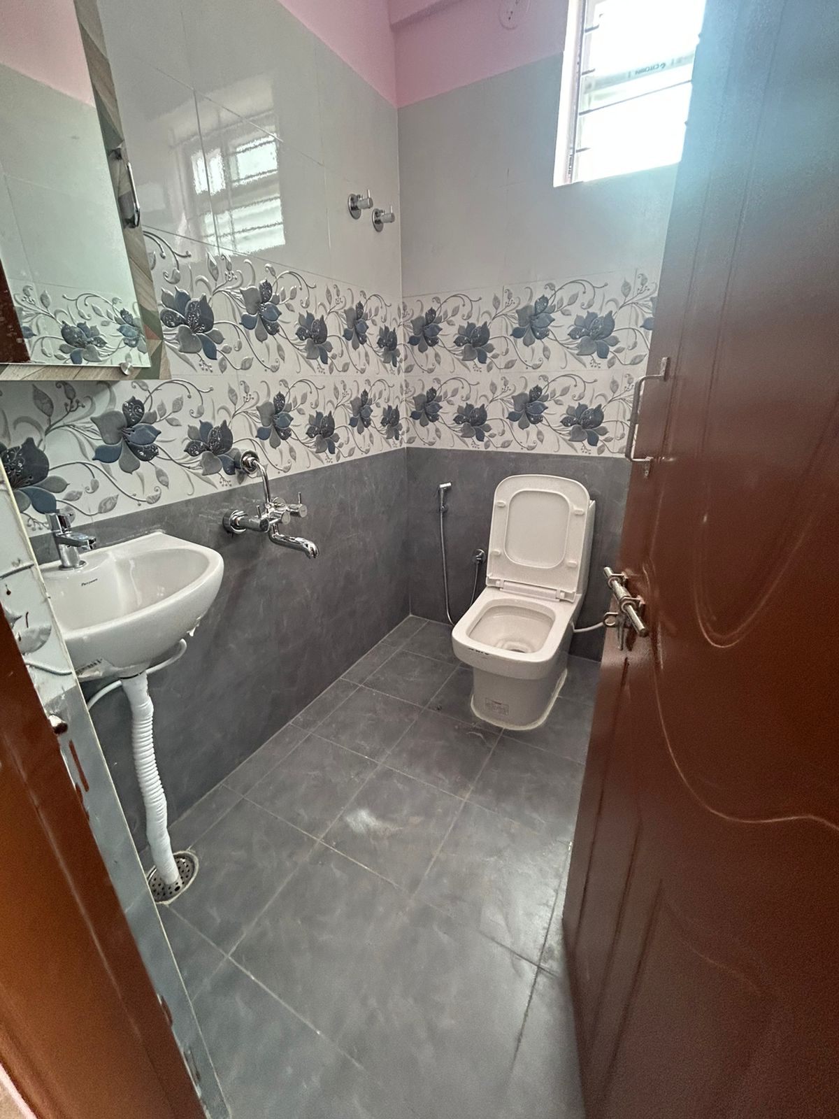 3 BHK Residential Apartment for Lease Only at With Covered Parking in Adambakkam