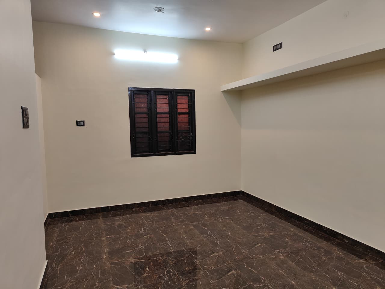 4 BHK Independent House for Rent Only at 3rd Main road in V.M. Chatram