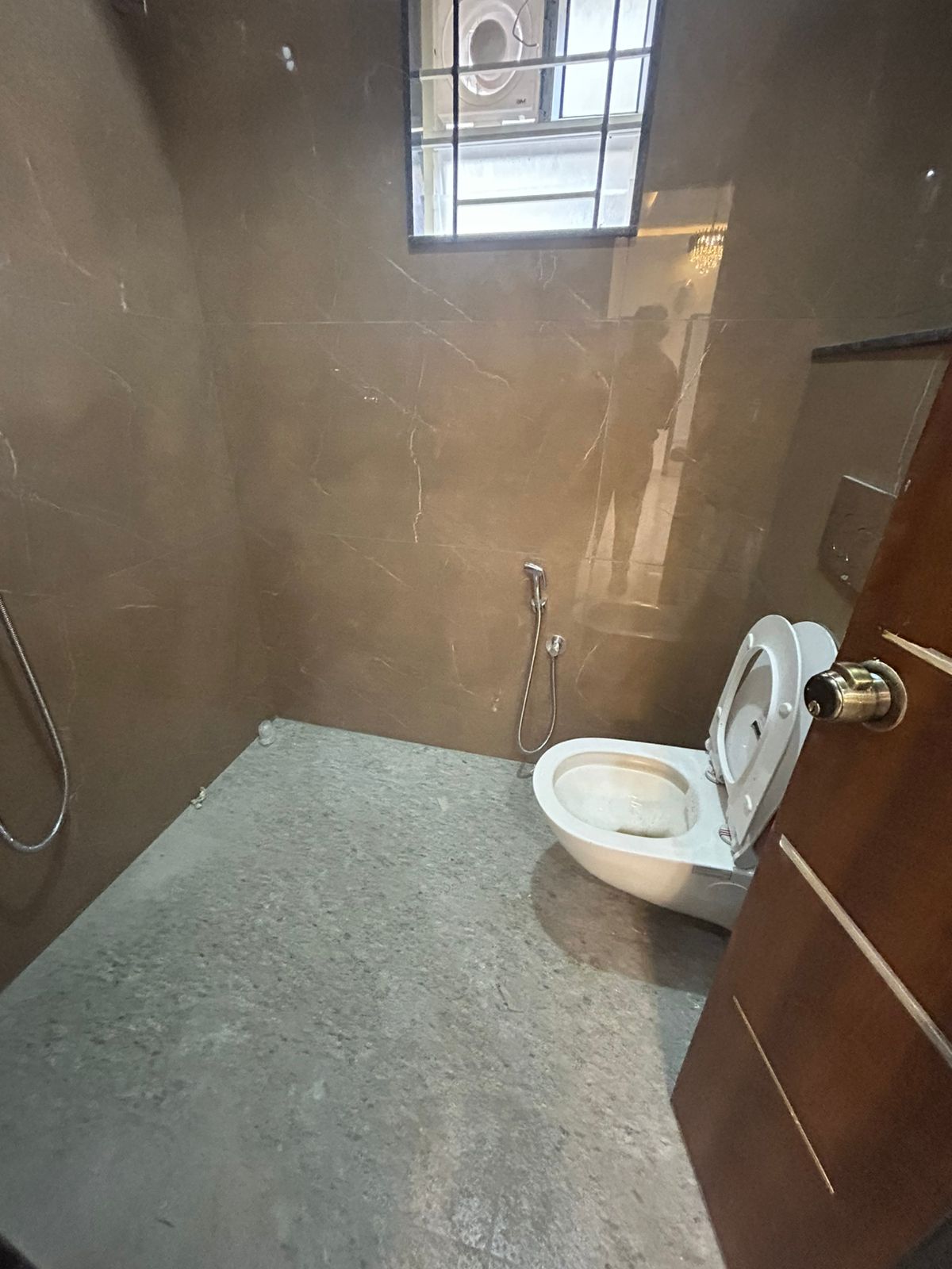 2 BHK Residential Apartment for Lease Only at 10 Lakhs in Murugeshpalya