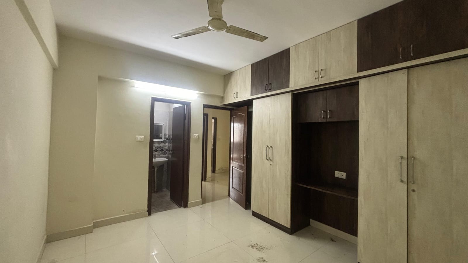 3 BHK Builder Floor for Lease Only at I033 - 15 Lakhs in Sivanchetti Gardens